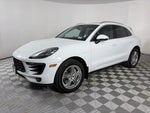 2017 Macan Thumbnail 3
