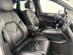 2017 Macan Thumbnail 30