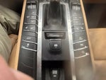 2017 Macan Thumbnail 2