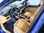 2017 Macan Thumbnail 14