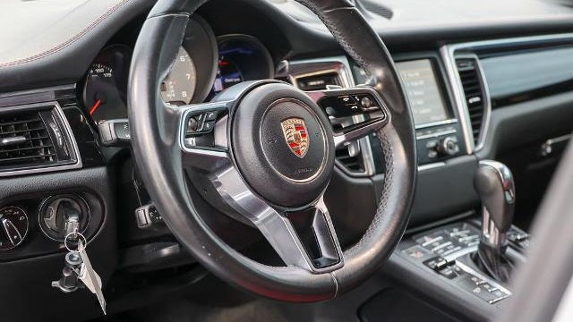 2015 Porsche Macan S