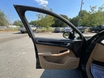2017 Macan Thumbnail 43