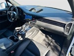 2019 Cayenne Thumbnail 32