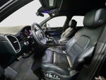 2020 Cayenne Thumbnail 16