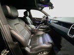 2020 Cayenne Thumbnail 23