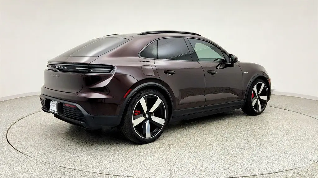 2025 Porsche Macan 4S Electric