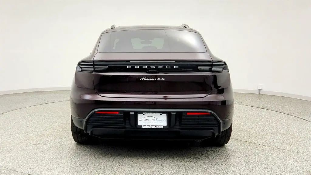 2025 Porsche Macan 4S Electric