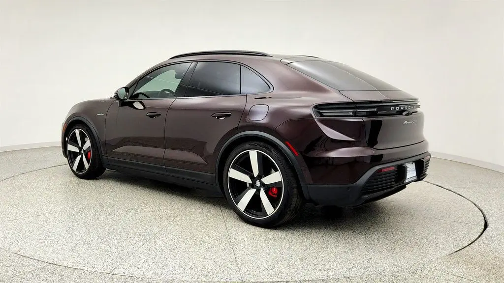 2025 Porsche Macan 4S Electric