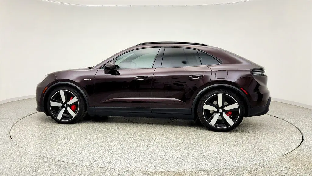 2025 Porsche Macan 4S Electric