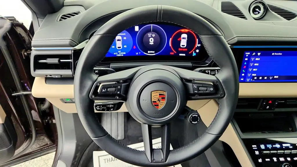 2025 Porsche Macan 4S Electric