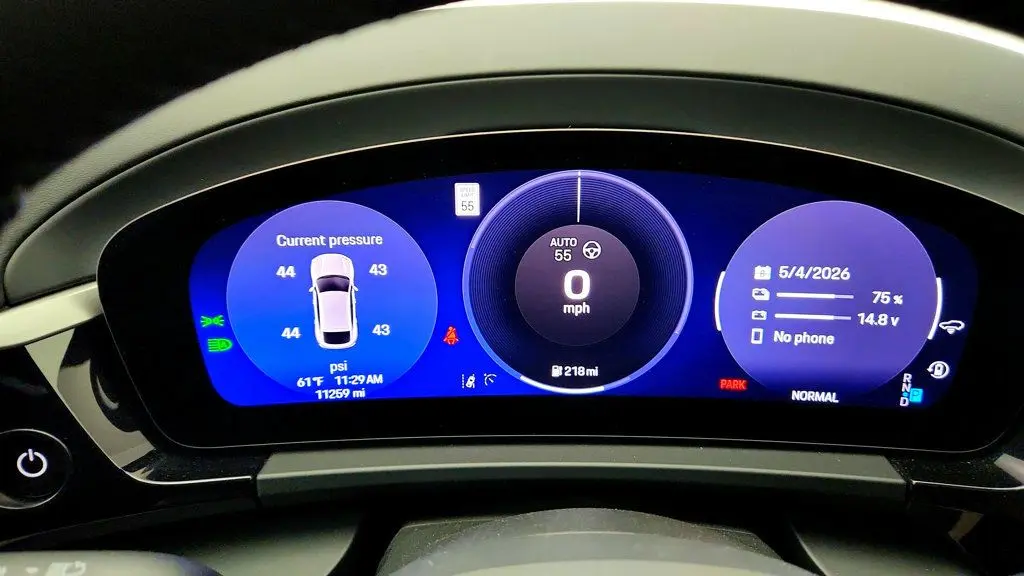 2025 Porsche Macan 4S Electric