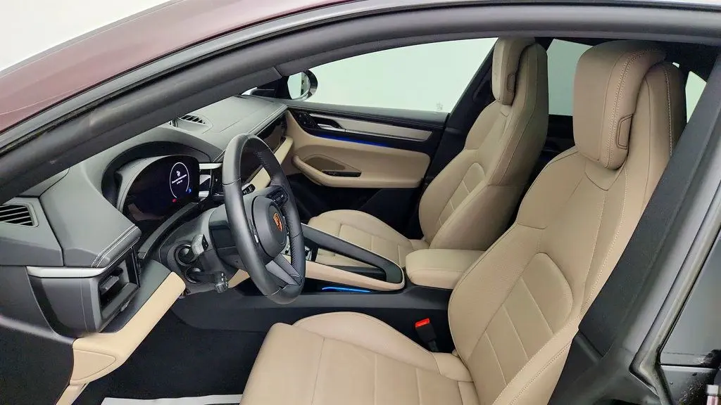 2025 Porsche Macan 4S Electric