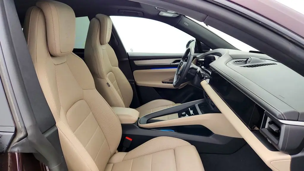 2025 Porsche Macan 4S Electric