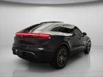 2025 Macan Thumbnail 7