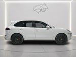 2017 Cayenne Thumbnail 12