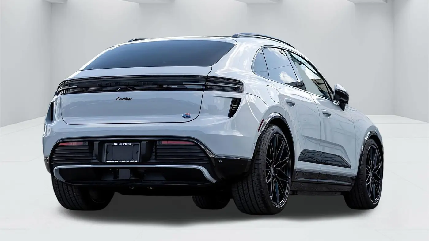 2025 Porsche Macan Turbo Electric