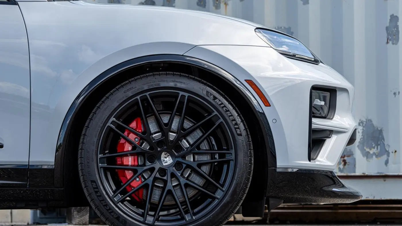 2025 Porsche Macan Turbo Electric