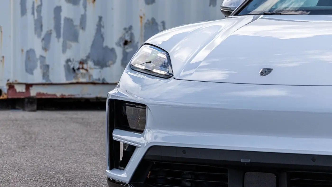2025 Porsche Macan Turbo Electric