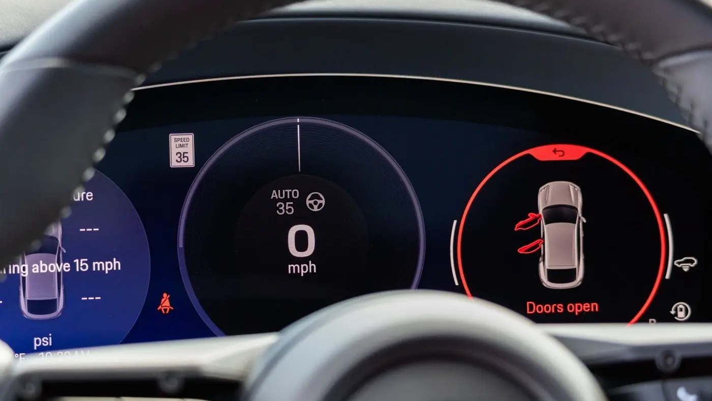 2025 Porsche Macan Turbo Electric