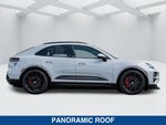 2025 Macan Thumbnail 2