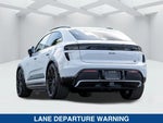 2025 Macan Thumbnail 5