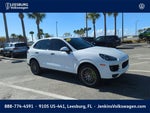 2017 Cayenne Thumbnail 3