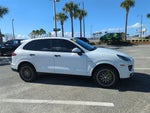2017 Cayenne Thumbnail 4