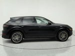 2022 Cayenne Thumbnail 4
