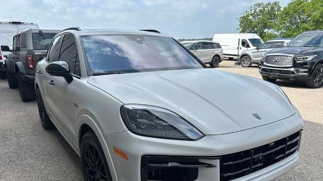 2024 Porsche Cayenne E-Hybrid