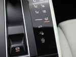 2023 Macan Thumbnail 30