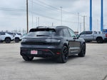 2026 Macan Thumbnail 3