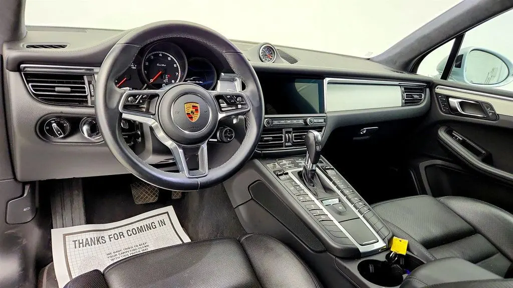 2020 Porsche Macan Turbo