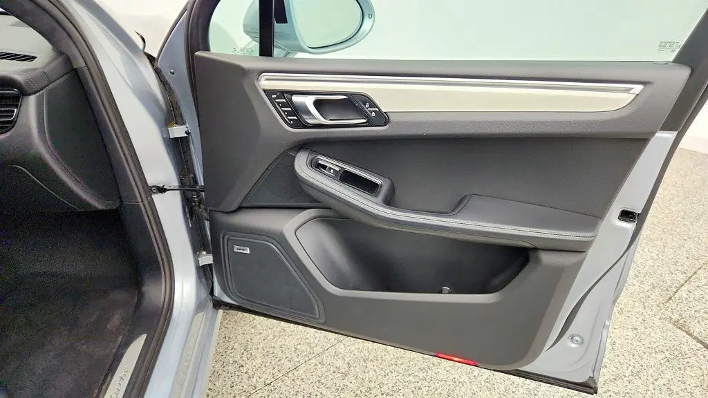 2020 Porsche Macan Turbo