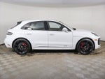 2024 Macan Thumbnail 16