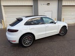 2018 Macan Thumbnail 4
