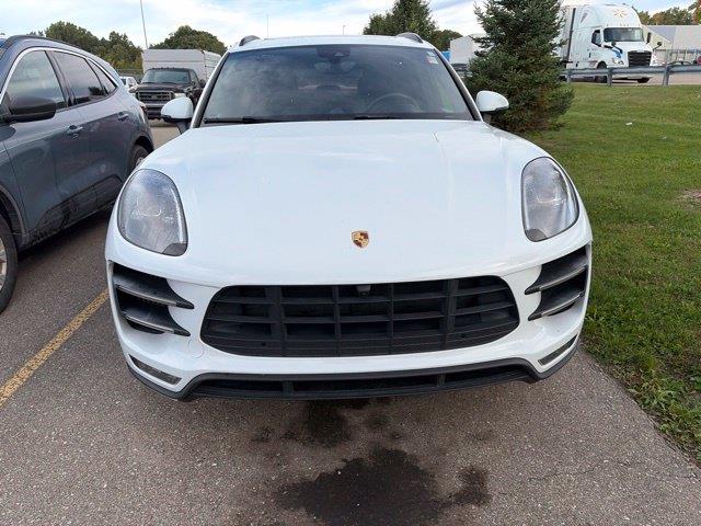 2018 Porsche Macan Turbo — photo 1 of 12