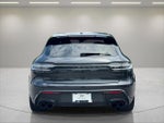 2024 Macan Thumbnail 4
