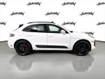 2023 Macan Thumbnail 4