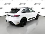 2023 Macan Thumbnail 5