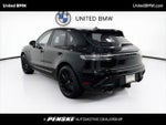 2025 Macan Thumbnail 7