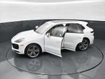 2021 Cayenne Thumbnail 31