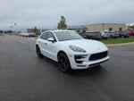2017 Macan Thumbnail 3