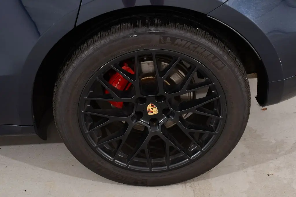 2018 Porsche Macan - $25,455