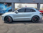 2017 Macan Thumbnail 5