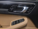 2018 Macan Thumbnail 18