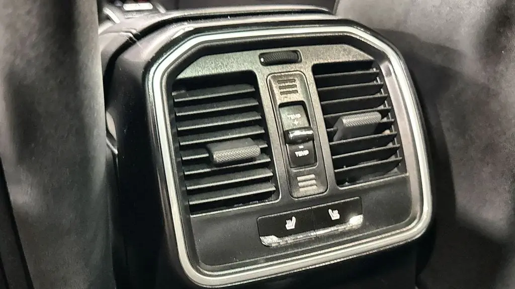 2023 Porsche Macan S
