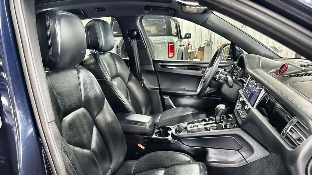 2023 Porsche Macan S