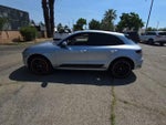 2018 Macan Thumbnail 4