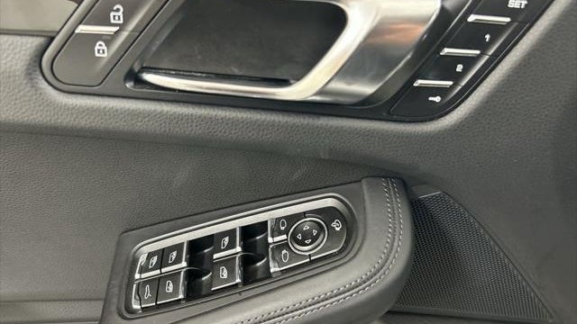2022 Porsche Macan S