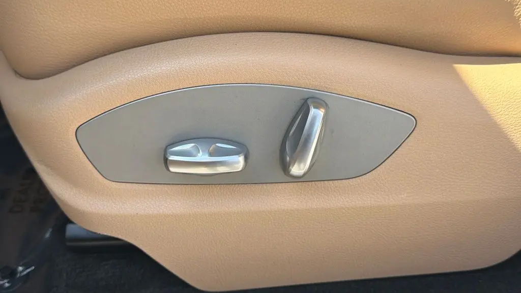 2023 Porsche Macan S